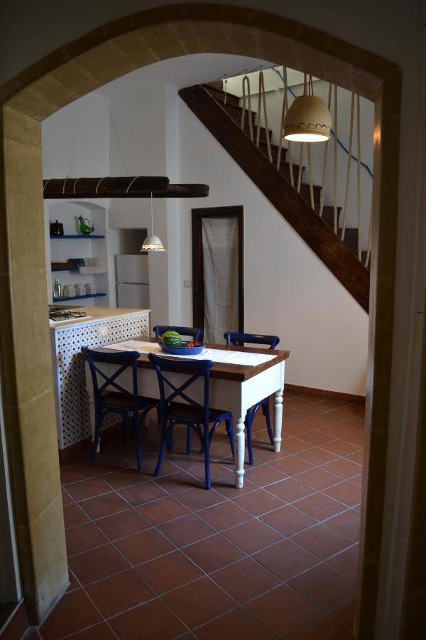 Upstairs - Lazy Terrace Villa Lecce Luaran gambar